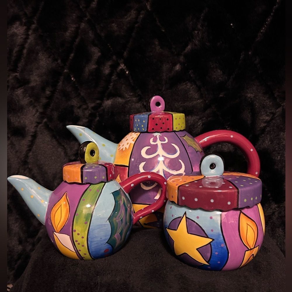 Studio Designworks Ceramic Hand Painted Bowl & 2Teapot w/Locking Lids Set Leaves